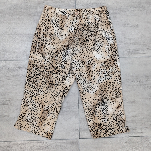 K.T. Golf by Keneth Tool Womens Cheetah Print Pull On Capri Pants Lightweight 12 - Picture 1 of 7